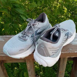 Brooks Adrenaline Guideraile sneakers sz 9 1/2 W (Wide)